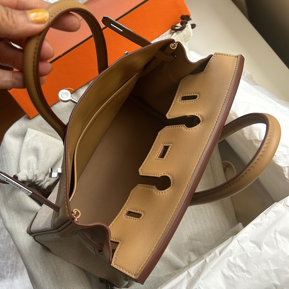 HERMÈS Limited Edition Birkin 25 handbag in Chai Swift leather and Toile H - Picture 8 of 14